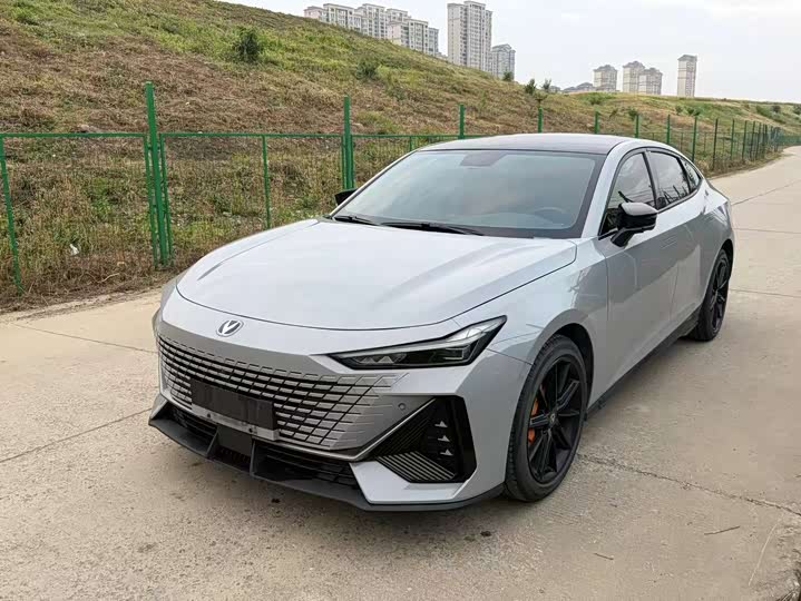 Changan UNI-V 2022 1.5T premium model