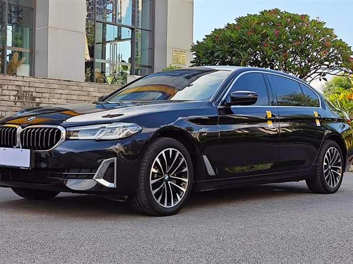5 2022 Model Model 525Li Luxury