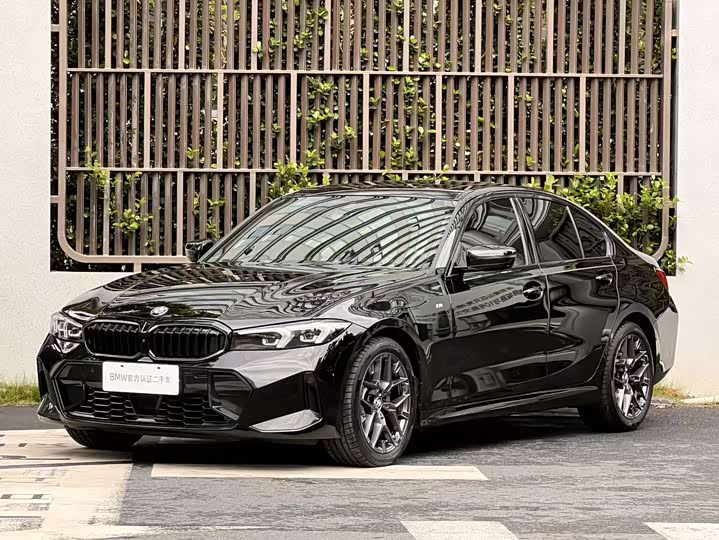 2025 BMW 3 Series 2025 330i M Sport Night Package