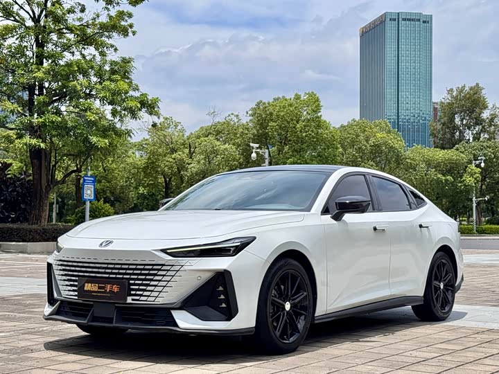 Changan UNI-V 2022 1.5T ZunGui Edition