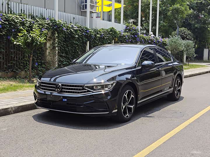 2025 Magotan 2026 model 30 million units selected 380TSI DSG luxury model