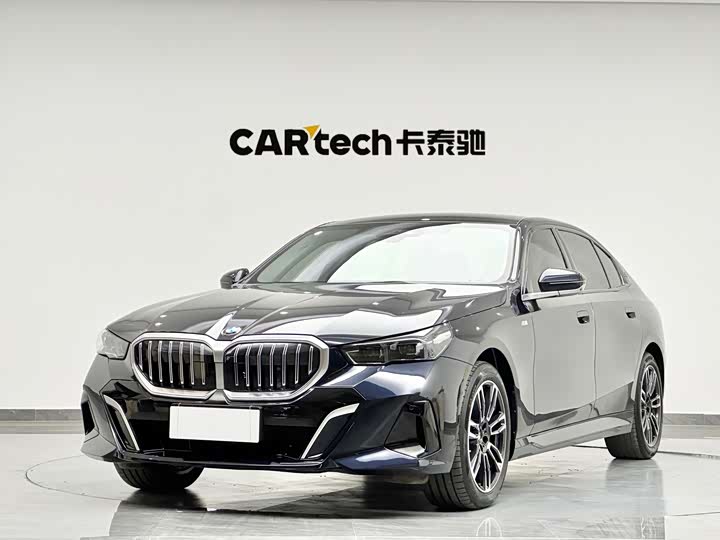 2024 BMW 5 Series 2024 530Li Leading M Sports Package