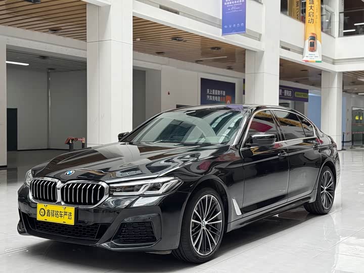 2022 BMW 5 Series 2022 530Li Leading M Sports Package