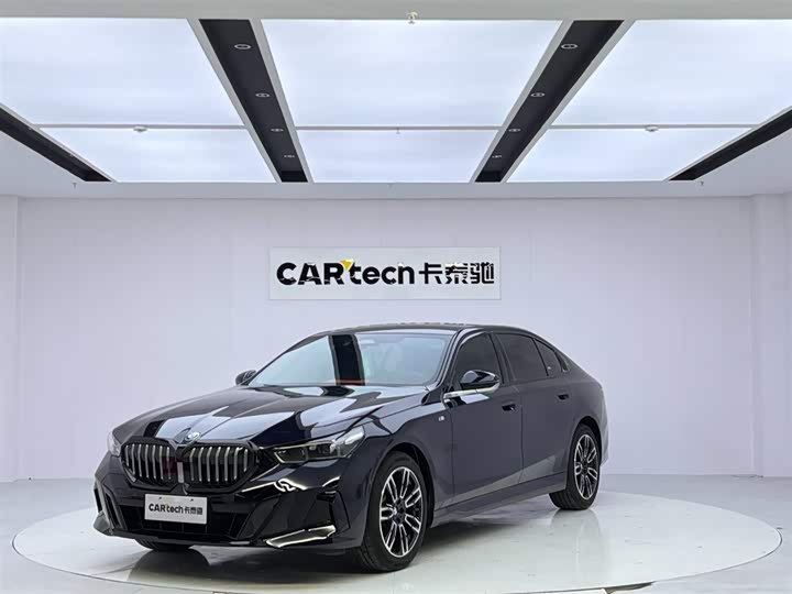 2025 BMW 5 Series 2025 525Li M Sports Package