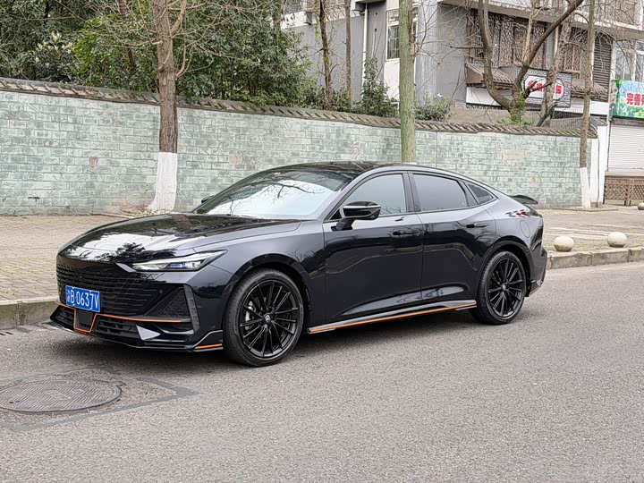Changan UNI-V 2022 1.5T sports version