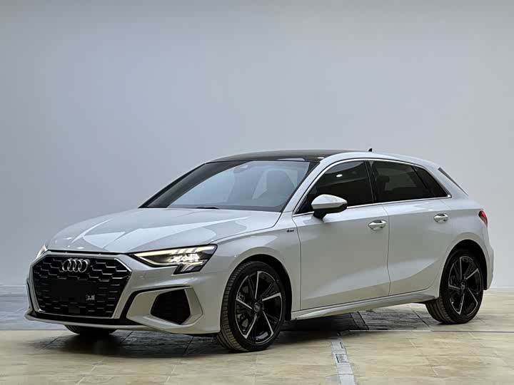 2021 Audi A3 2021 Sportback 35 TFSI stylish and sporty