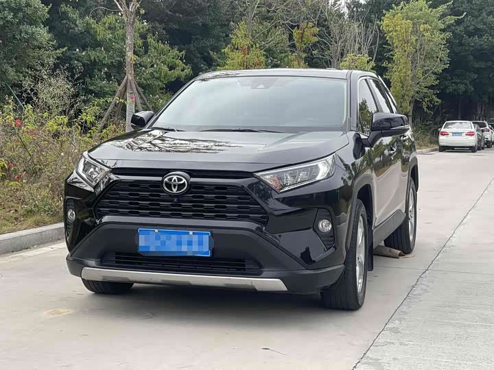 2021 RAV4 Rongfang 2021 2.0L CVT two-wheel drive fashion version