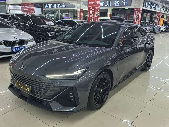 Changan UNI-V 2023 1.5T Prestige Edition