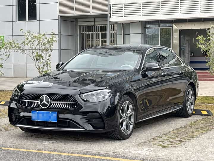 Mercedes-Benz E-Class 2022 E 300 L Sporty and Fashionable