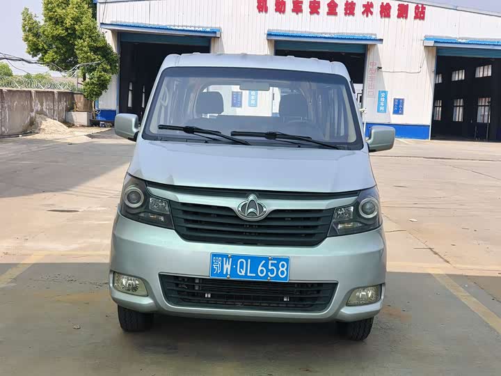 Changan Ruixing M70 2019 1.5L comfortable 6-seater National VI flat top back lift door DAM15KL