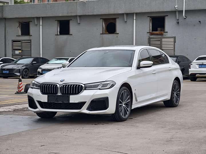 2022 BMW 5 Series 2022 facelift 530Li leading M sports package