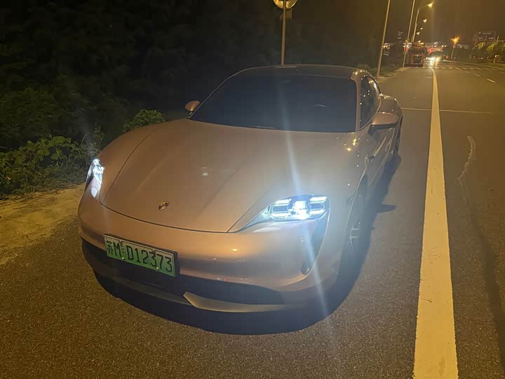Taycan 2022 facelift Taycan