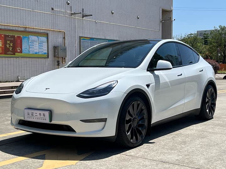2023 Model Y 2023 high-performance all-wheel drive version