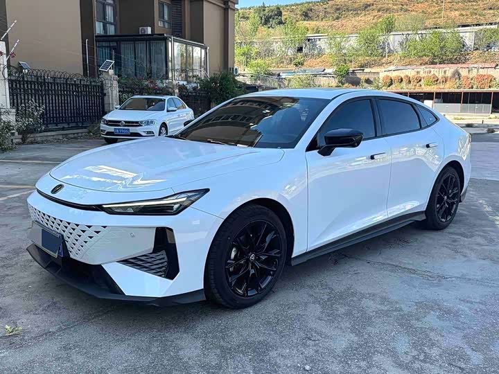 Changan UNI-V 2024 1.5T premium model