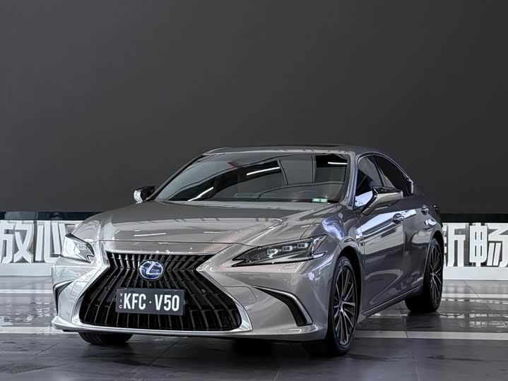 2022 Lexus ES 2021 300h Exclusive Edition