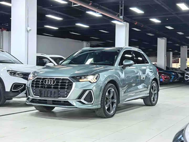 2022 Audi Q3 2022 35 TFSI Fashionable and Elegant