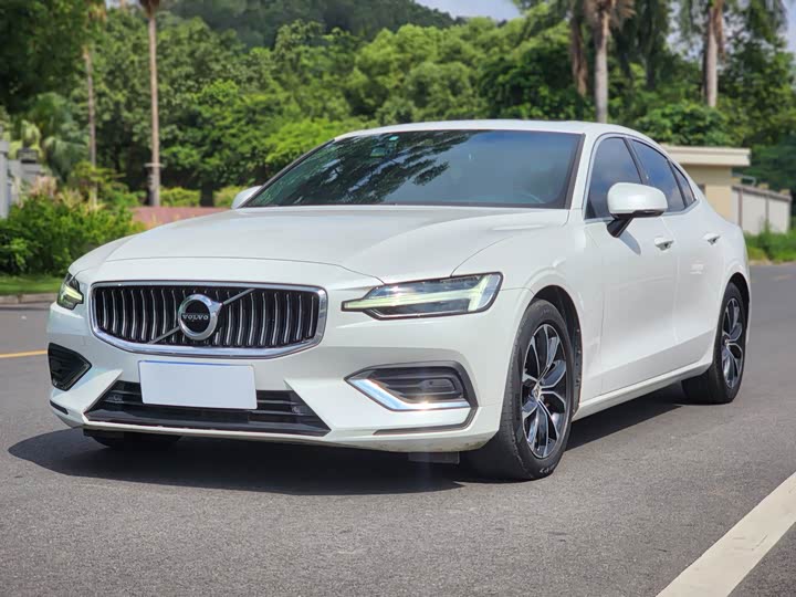 Volvo S60 2021 T4 Momentum Luxury Edition