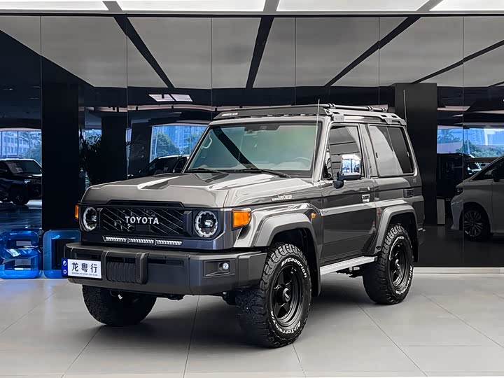2026 Land Cruiser (imported) LC71 2025 2.8T diesel version