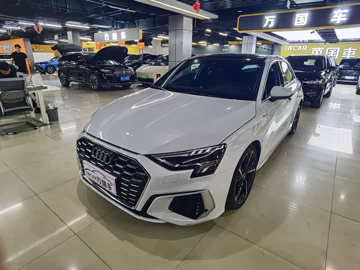 2021 Audi A3 2021 Sportback 35 TFSI stylish and sporty