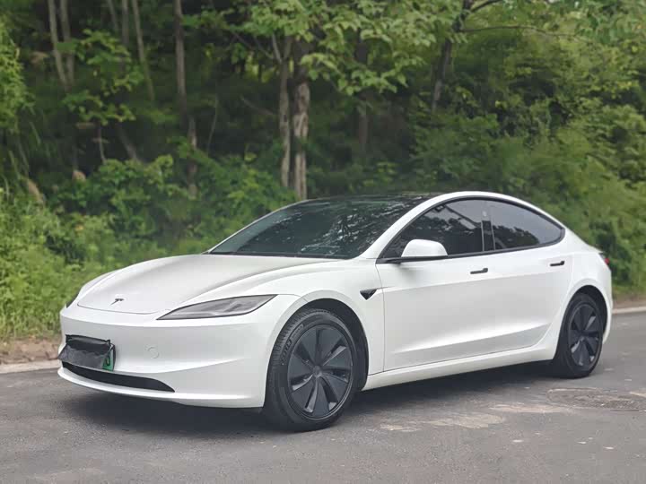Model 3 2023 Model Edition