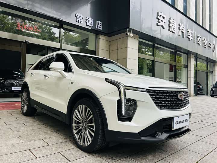 2024 2024 Cadillac XT4 28T FWD Premium Luxury