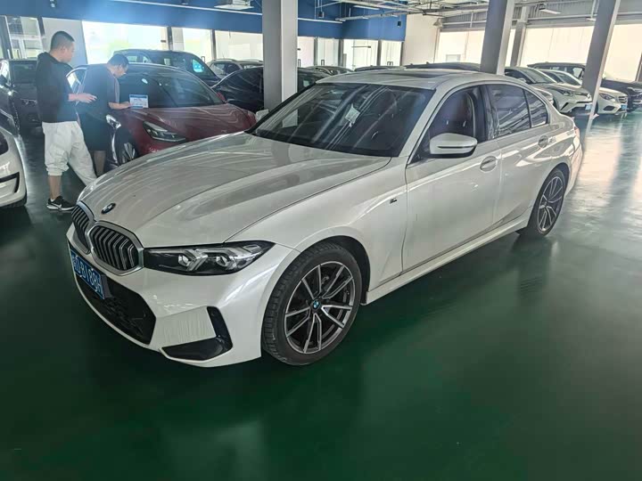 2023 BMW3 Series 2023 Model 320i M Sports Package