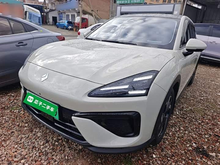 Baojun Yunhai 2024 140km plug-in hybrid version