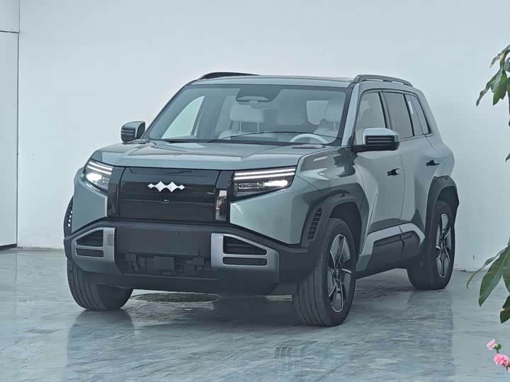 Titan 3 2025 Model 501KM AWD Max