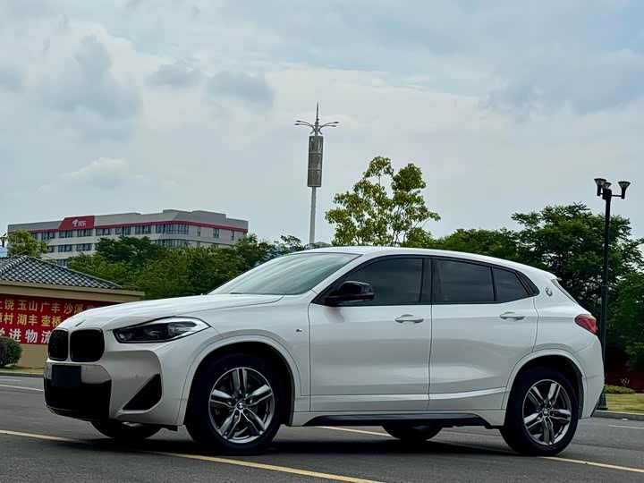 2023 BMW X2 2023 sDrive25i M Sports Night Edition