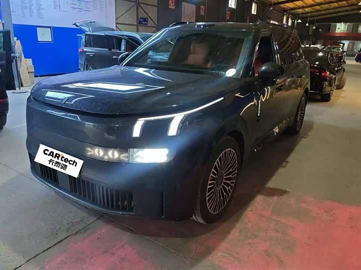 2025 Lynk & Co 900 2025 2.0T Discovery Edition 6 seats