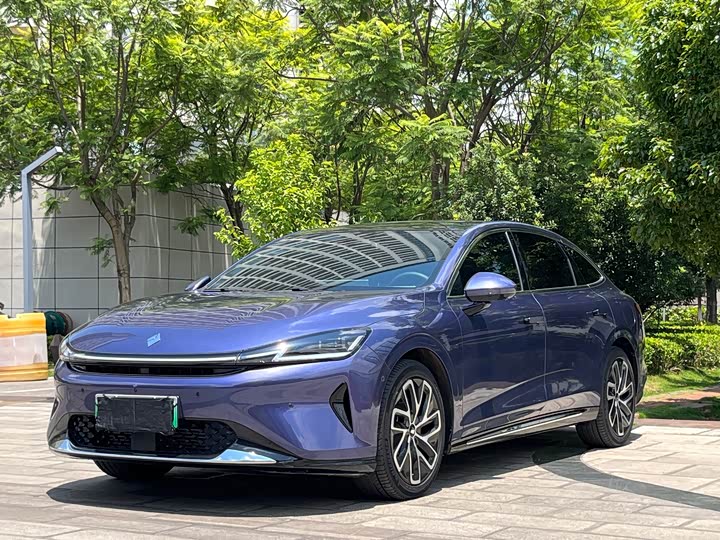 Baojun Xiangjing 2025 plug-in hybrid 140km luxury version
