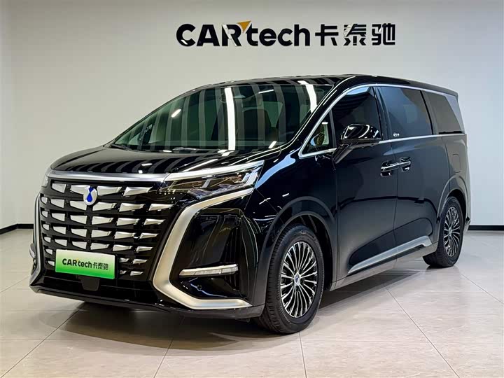 Denza D9 2024 DM-i 980 four-wheel drive premium model