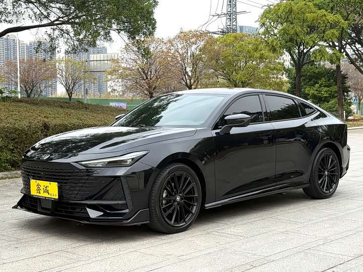 Changan UNI-V 2023 1.5T sports version