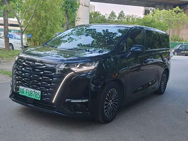 Denza D9 2022 DM-i 970 four-wheel drive flagship model