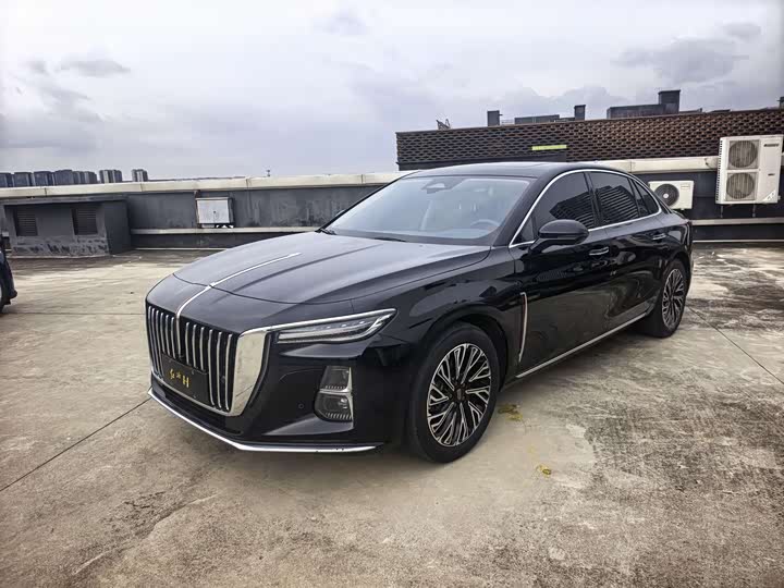 2022 Hongqi H5 2023 2.0T automatic smart connected flag version