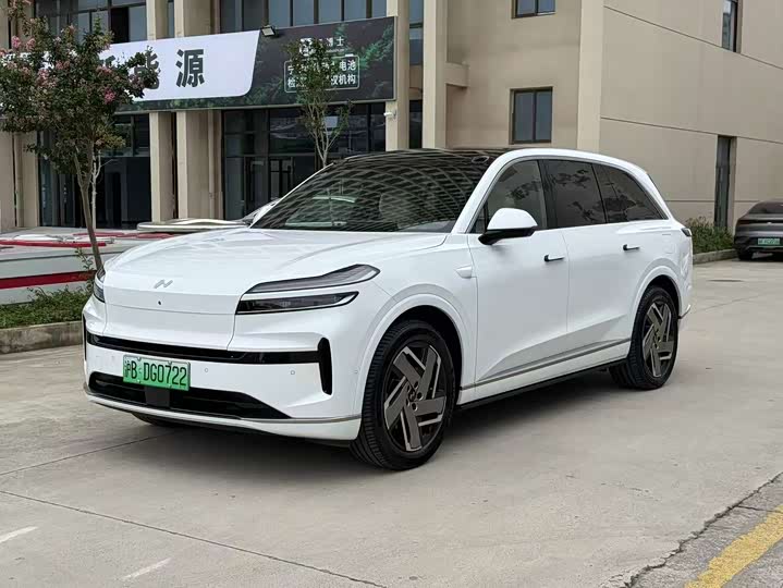 Ledo L90 2025 Ultra six-seater version