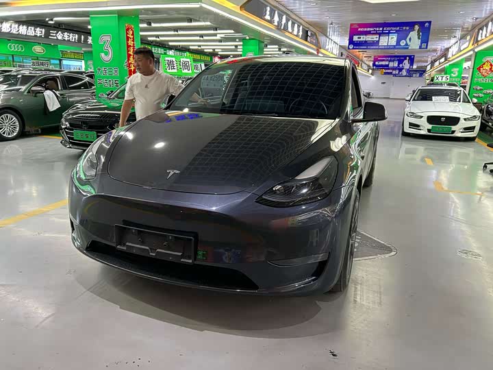 Model Y 2024 long-range all-wheel drive version