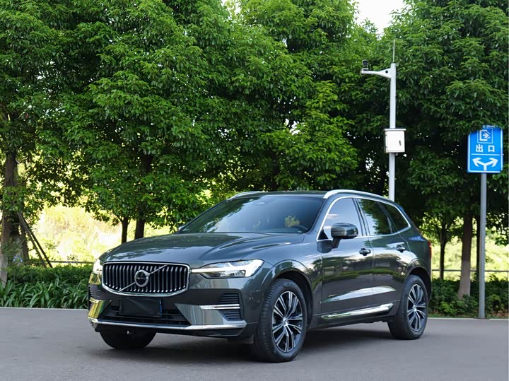 Volvo XC60 2022 B5 four-wheel drive Zhiyuan Deluxe Edition