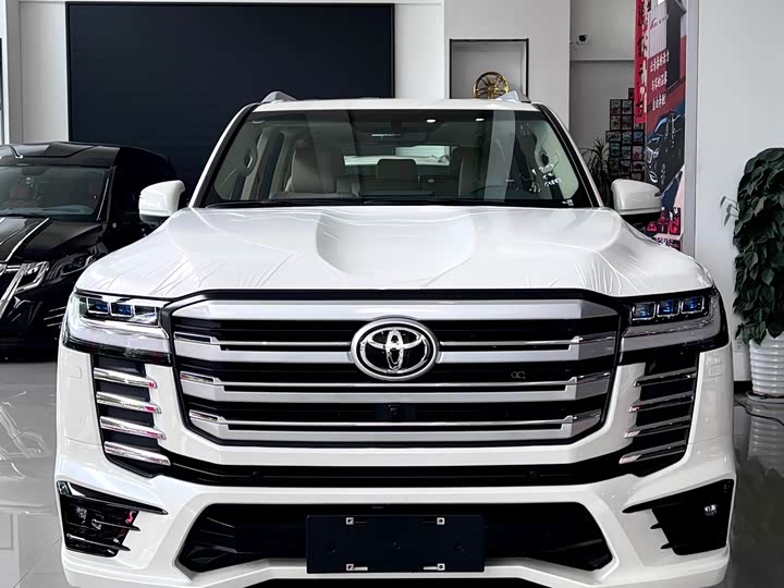 Land Cruiser (imported) 2026 4.0L automatic