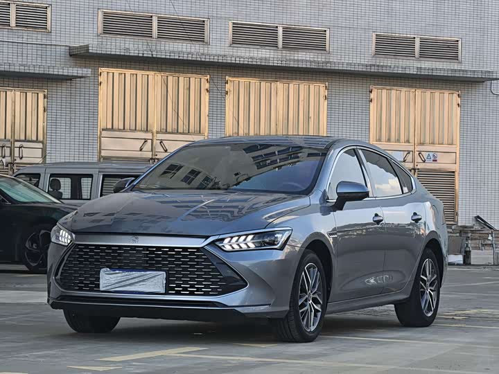 Qin PLUS 2021 DM-i 120KM Premium Model