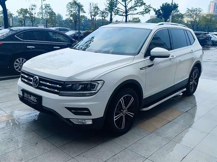 Tiguan L 2021 330TSI automatic two-wheel drive smart version