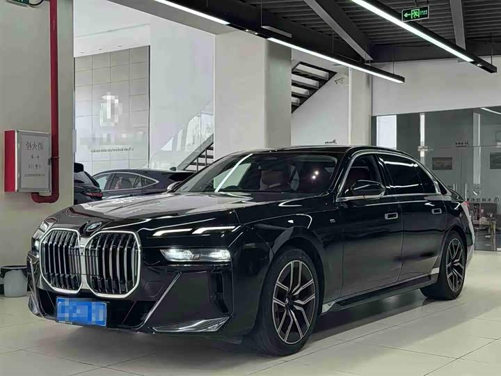 BMW 7 Series 2023 735Li M Sports Package