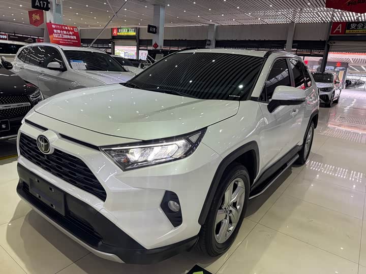 RAV4 Rongfang 2021 2.0L CVT two-wheel drive fashion version