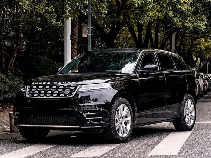 Range Rover Velar 2022 250PS Glitter Gold CollectorΓÇÖs Edition