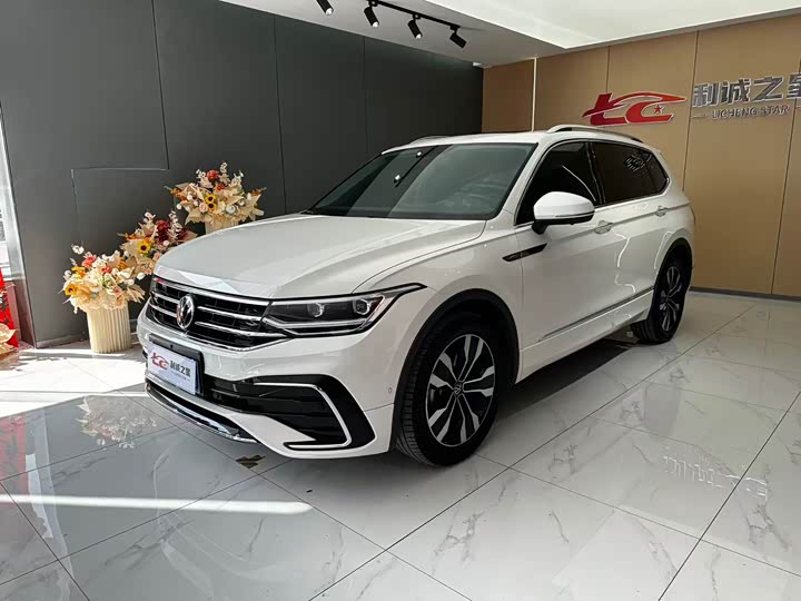 Tiguan L 2022 330TSI automatic two-wheel drive R-Line version