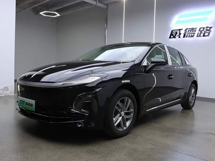 Hongqi E-QM5 2025 500km travel version