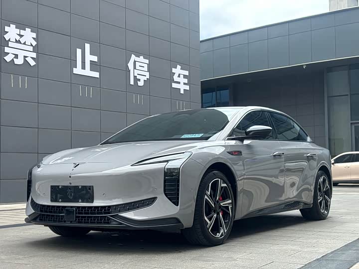 Hongqi EH7 2024 760 Pro four-wheel drive version