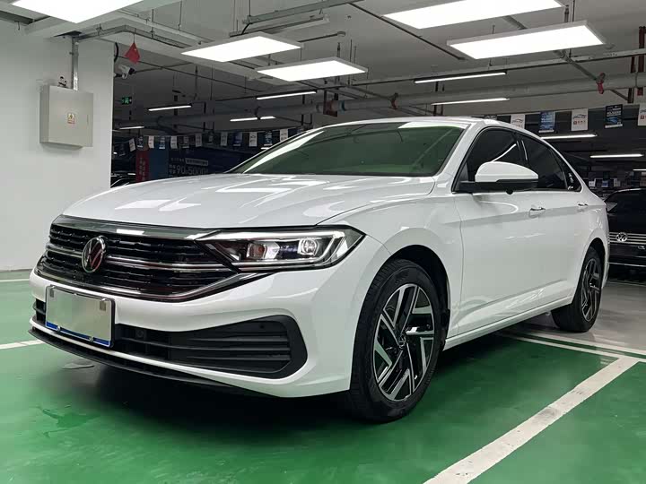 Sagitar 2025 facelift 2 300TSI DSG transcendent version