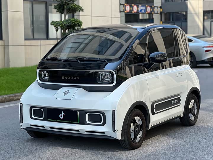 Baojun E300 2020 Star Intelligent Travel Edition