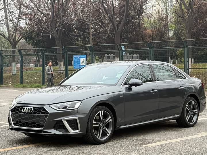 Audi A4L 2020 40 TFSI luxury and dynamic model